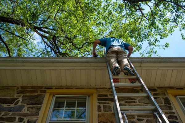 Industrial Gutter Cleaning in Port Angeles